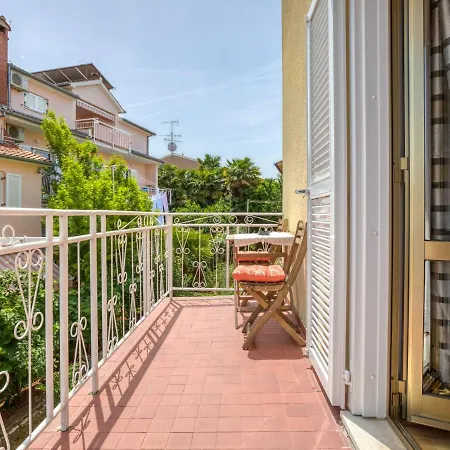 Apartamento Daria-2 By Interhome